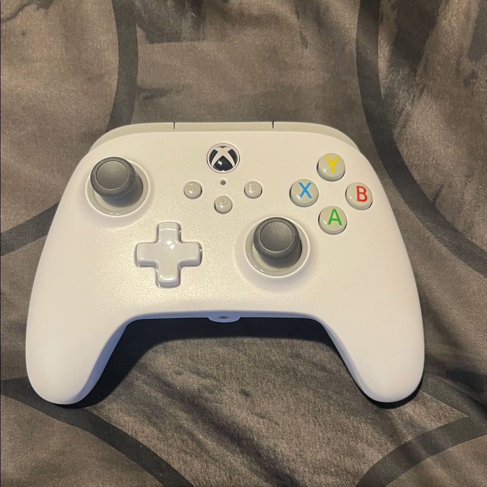White Wireless Gaming Controller